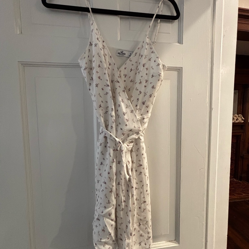 Hollister Cream Floral Mini Dress